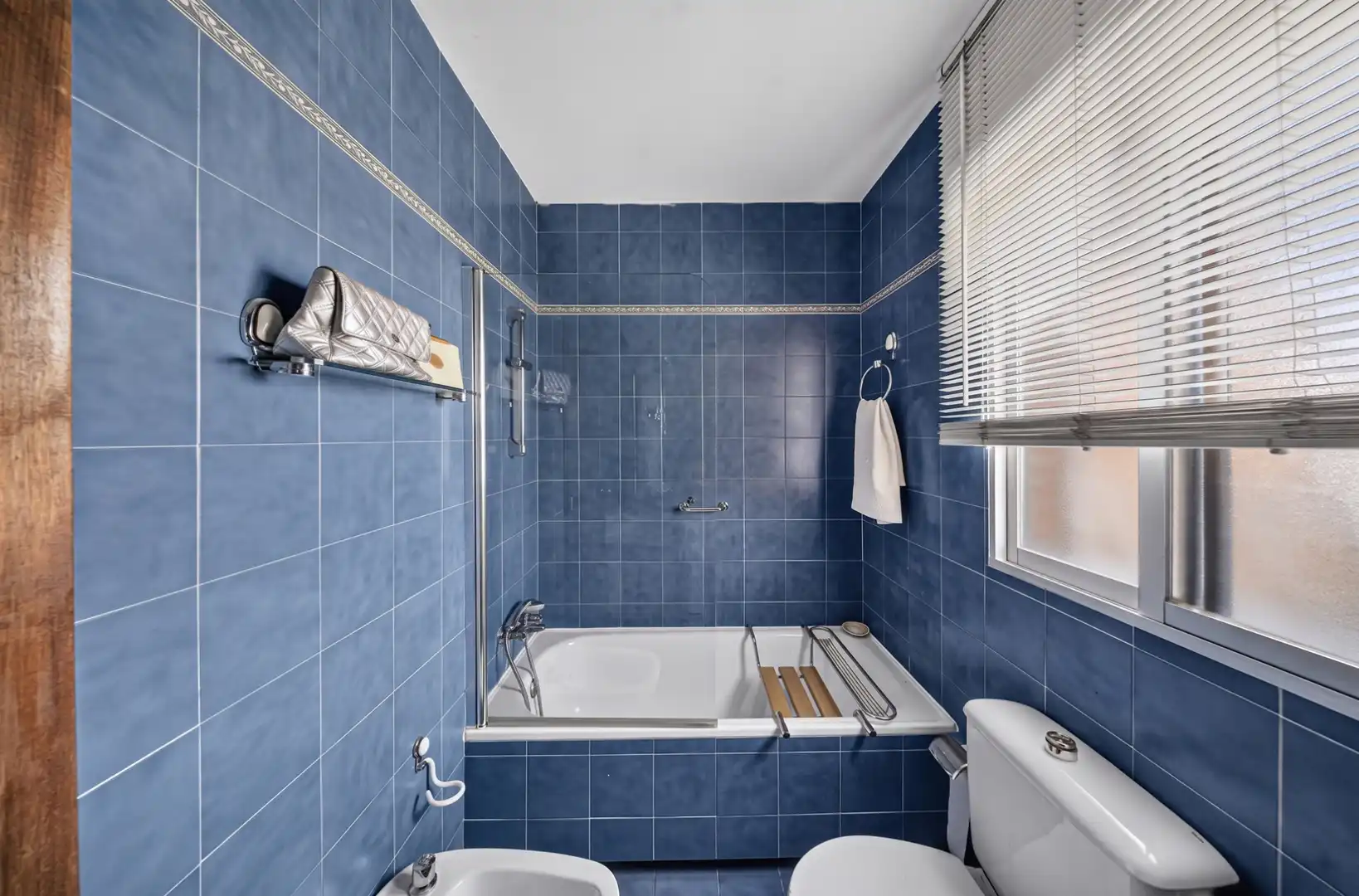 Badezimmer von Haus oder Chalet zum Verkauf in Torrelodones mit Heizung, Privatgarten und Parkett
