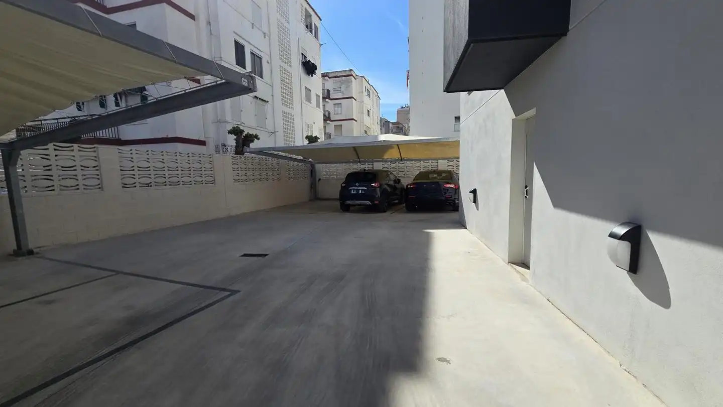 Parking de Apartamento de alquiler en Gandia con Aire acondicionado, Calefacción y Piscina comunitaria