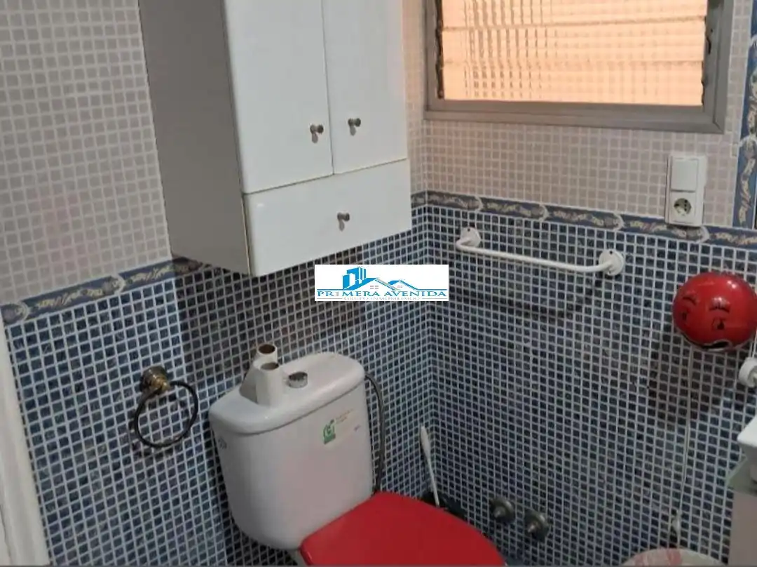 Bany de Pis en venda en Catarroja amb Moblat, Forn i Balcó