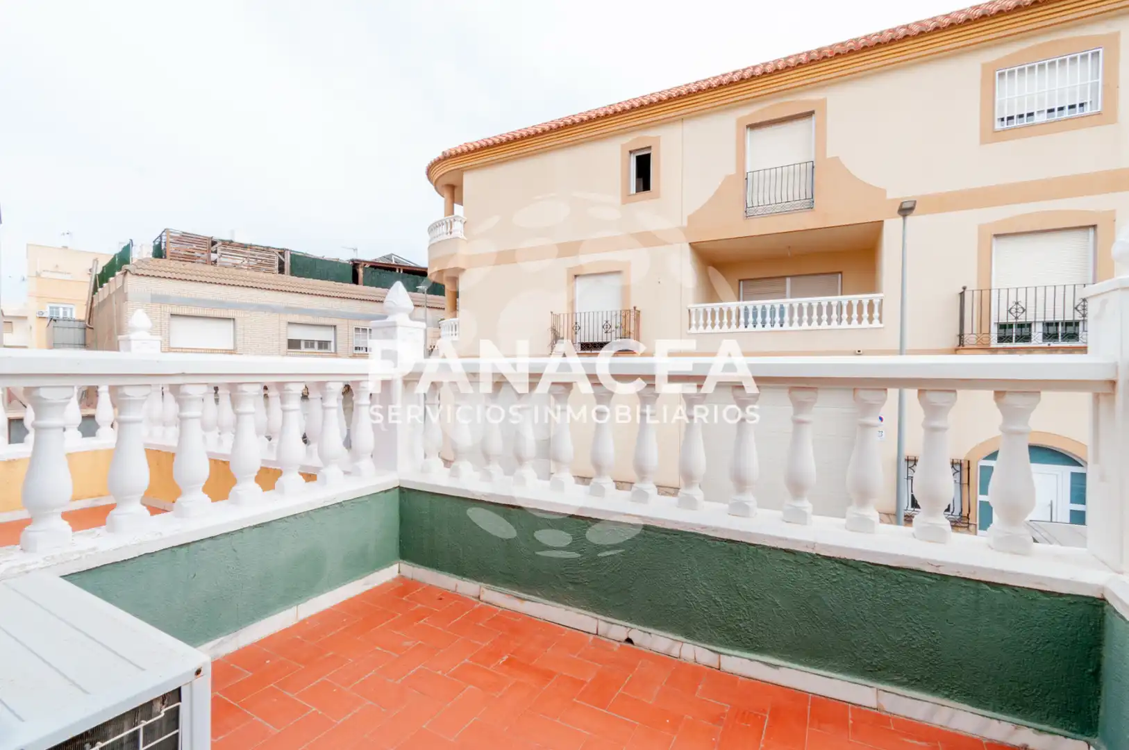 Terrassa de Casa o xalet en venda en Roquetas de Mar amb Aire condicionat, Jardí privat i Moblat