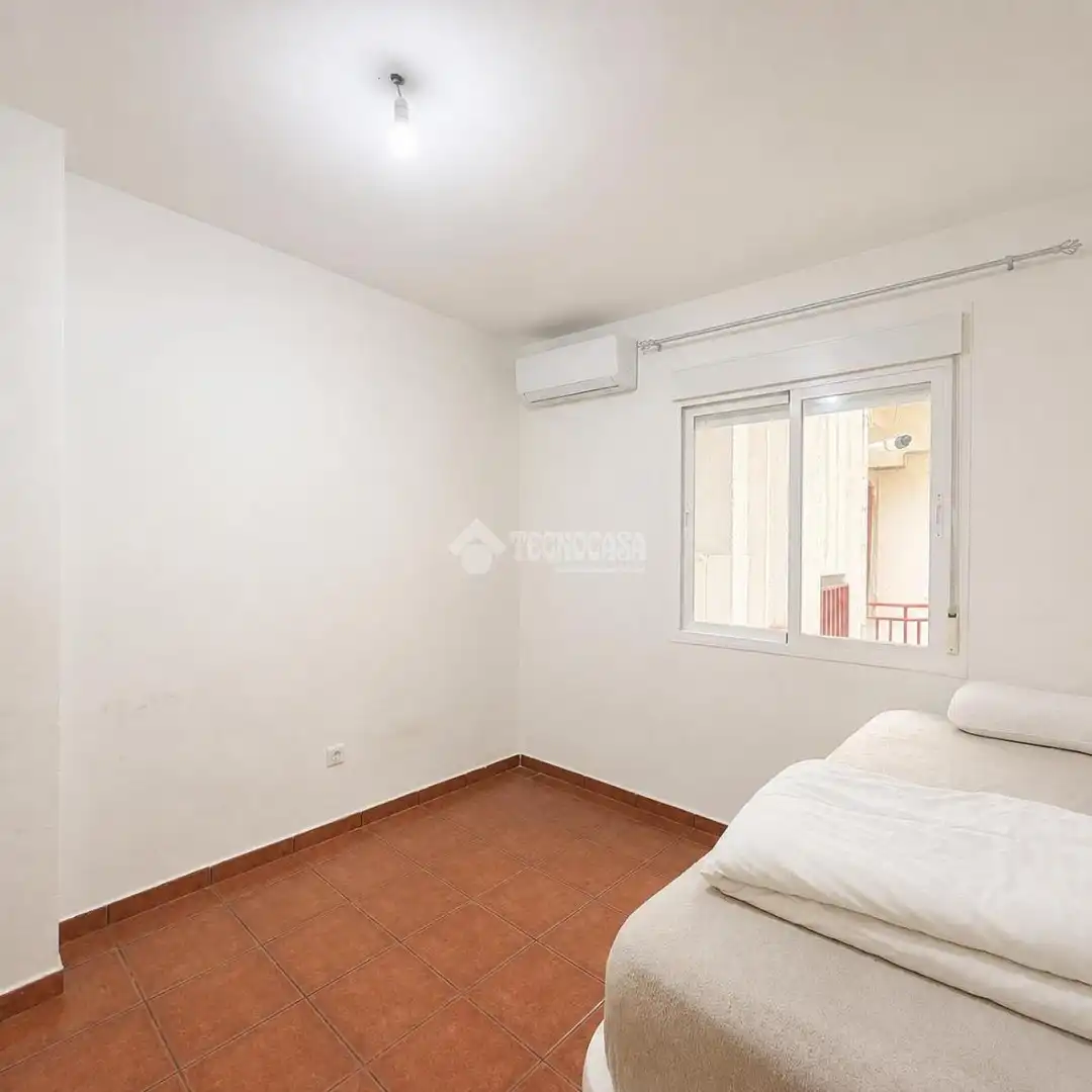 Schlafzimmer von Wohnung zur Miete in Ciempozuelos mit Balkon