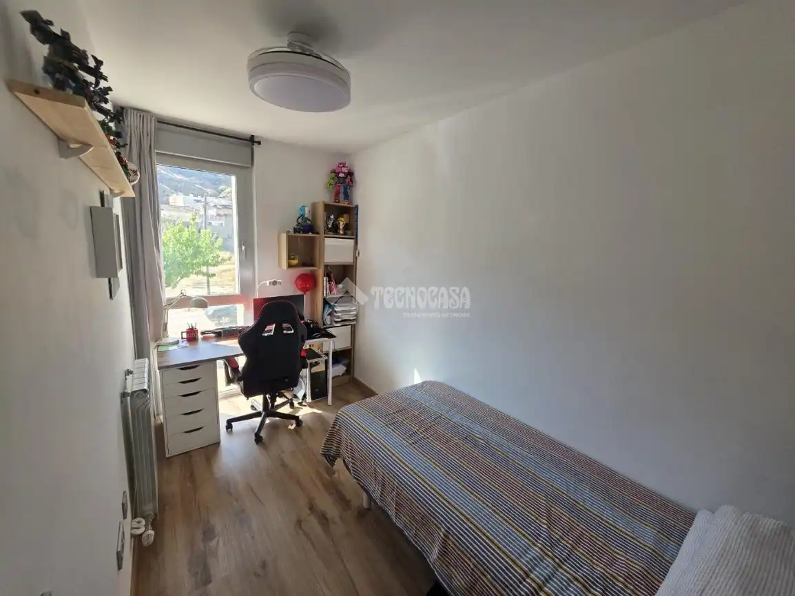 Bedroom of Flat for sale in Cadrete  with Air Conditioner, Heating and Terrace