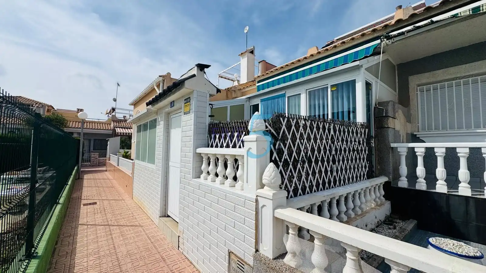 Bungalow con piscina en venta en Orihuela Costa