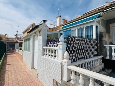 Bungalow mit Pool zum Verkauf in Orihuela Costa