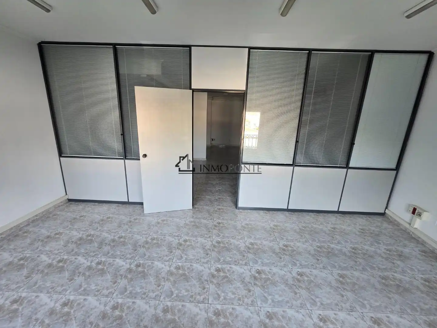 Oficina en venda a Campo da Torre - Mollabao