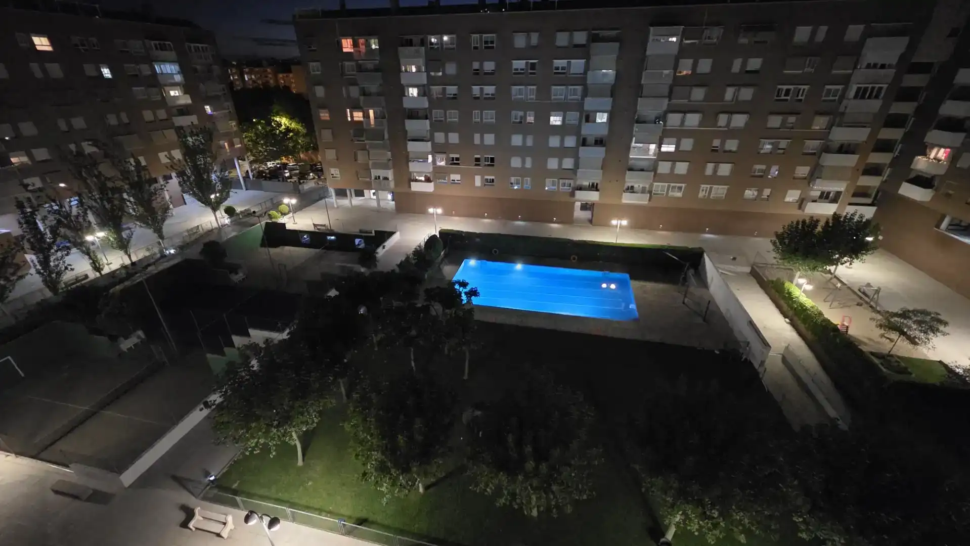 Piscina de Pis en venda en Alcorcón amb Aire condicionat