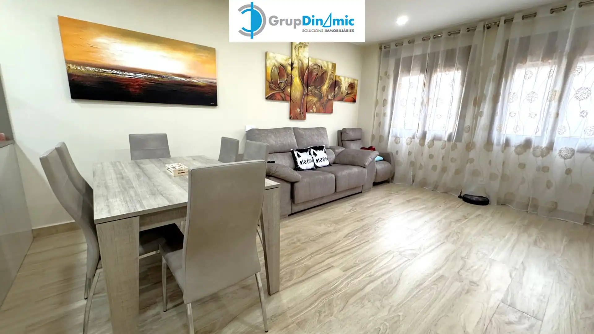 Wohnzimmer von Wohnung zum Verkauf in Palamós mit Klimaanlage, Heizung und Parkett