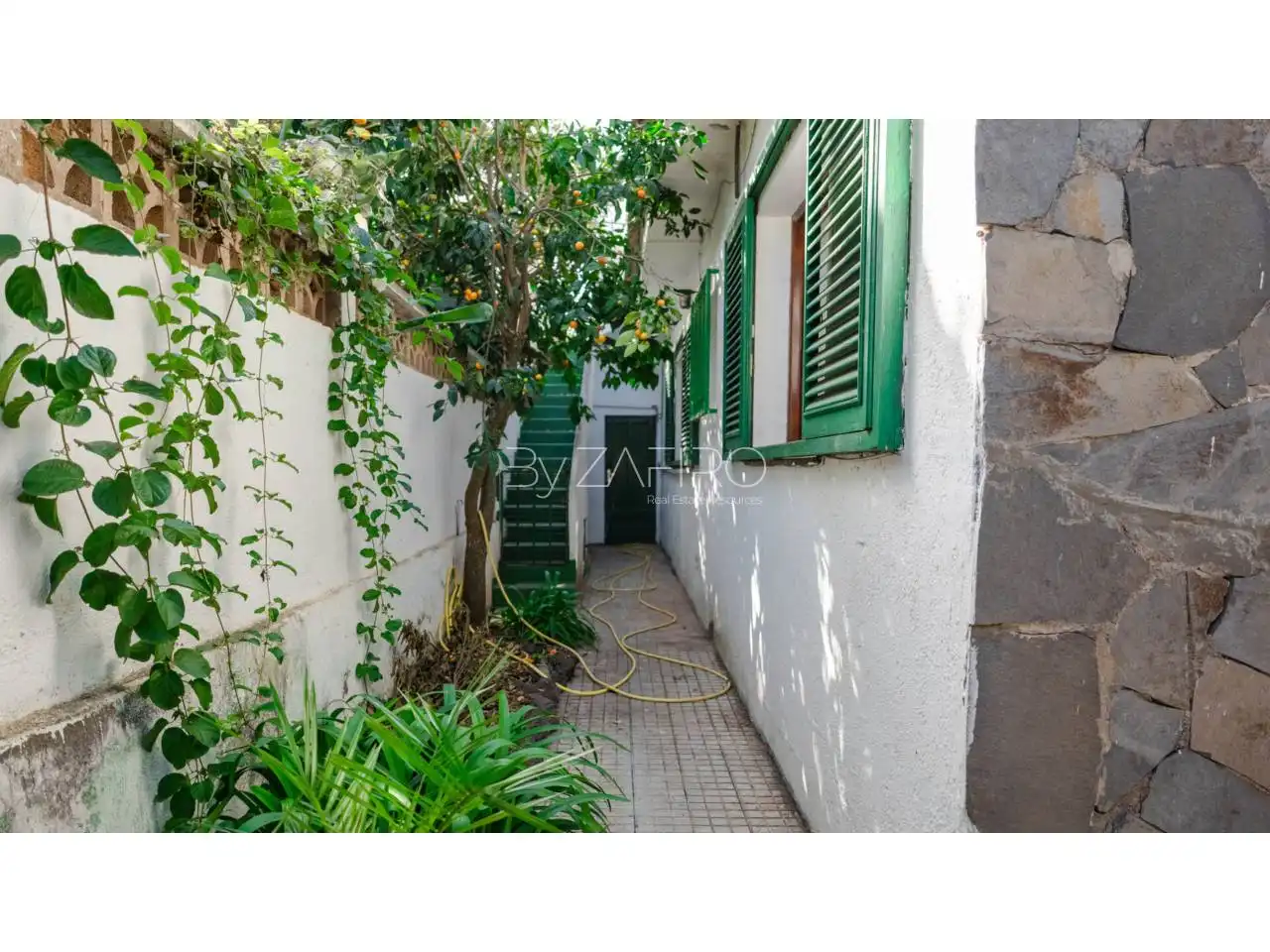 Vista exterior de Casa o xalet en venda en San Cristóbal de la Laguna amb Jardí privat i Terrassa