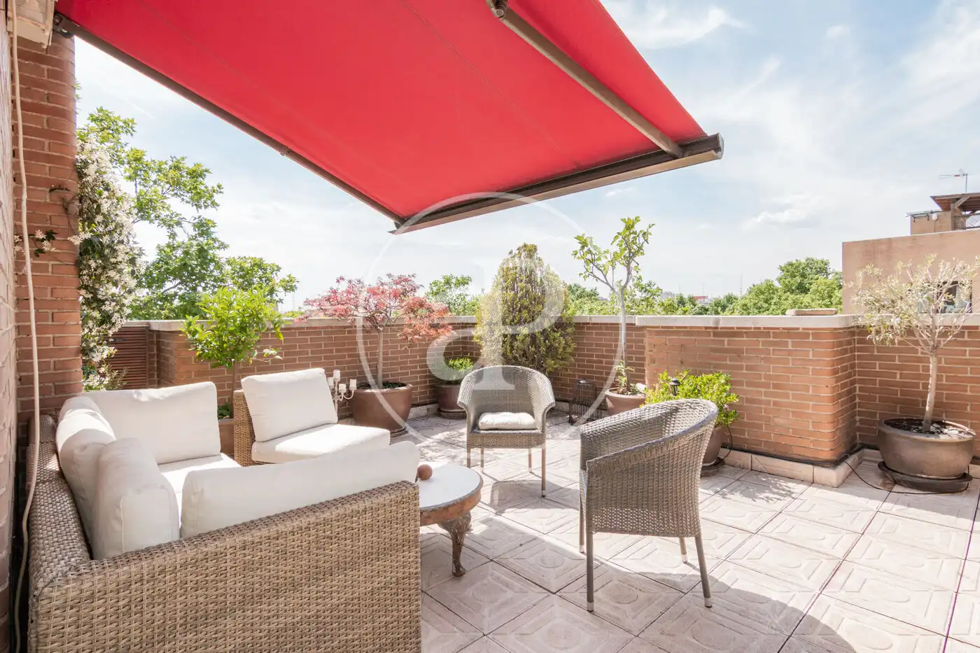 Terrassa de Àtic de lloguer en Madrid amb Aire condicionat, Calefacció i Jardí privat