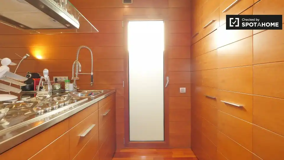 Kitchen of Flat for share in Barcelona  with Air Conditioner, Heating and Furnished