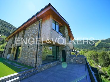 Adossat amb jardí en venda a Soldeu - Incles