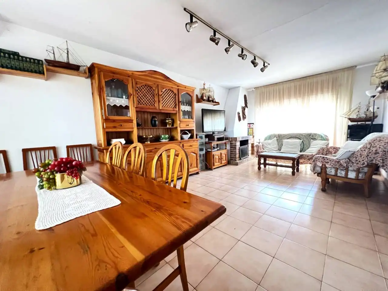 Sala de estar de Casa adosada en venta en Arenys de Mar con Calefacción y Terraza