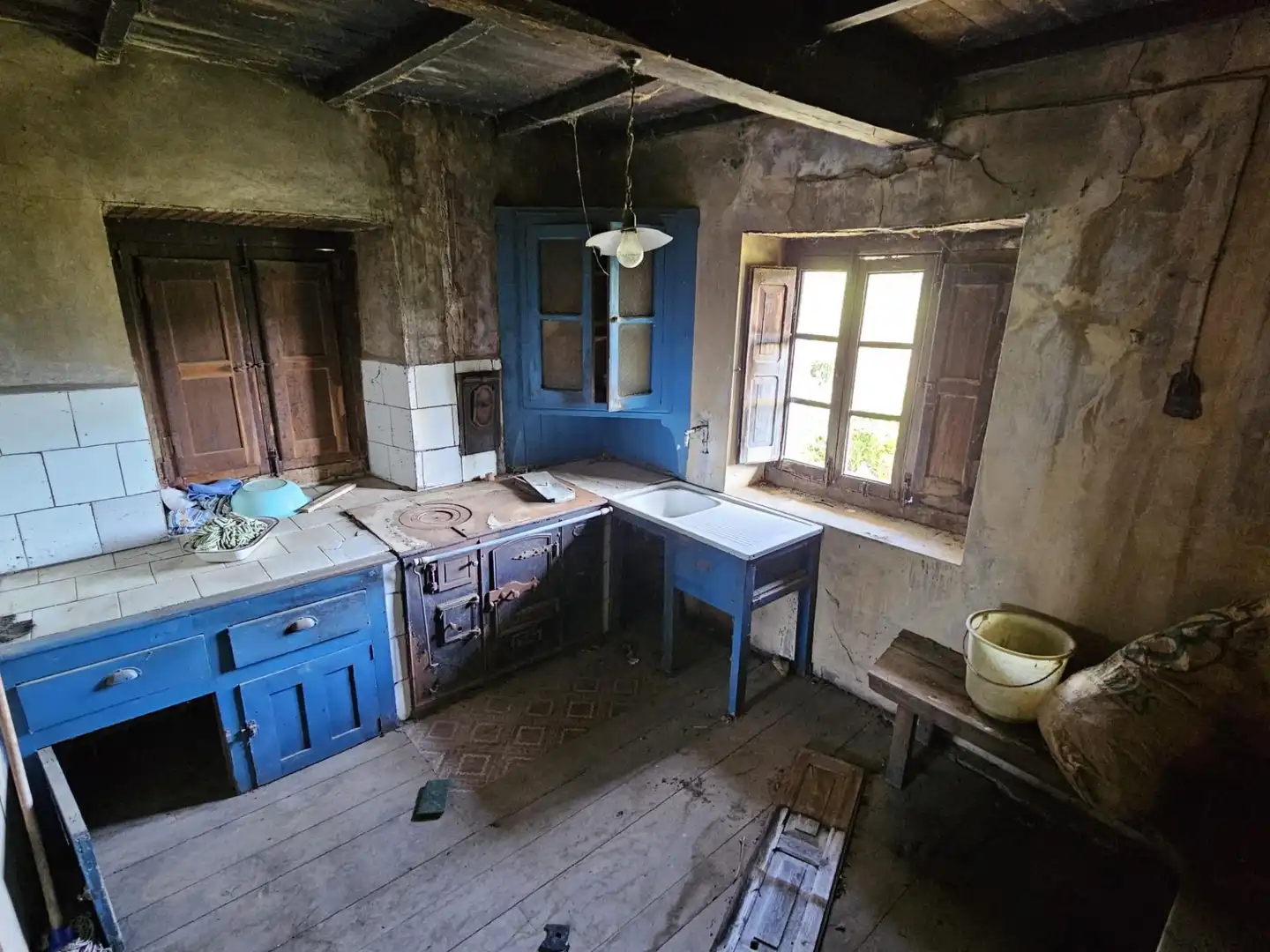 Küche von Country house zum Verkauf in Belmonte de Miranda mit Privatgarten und Abstellraum