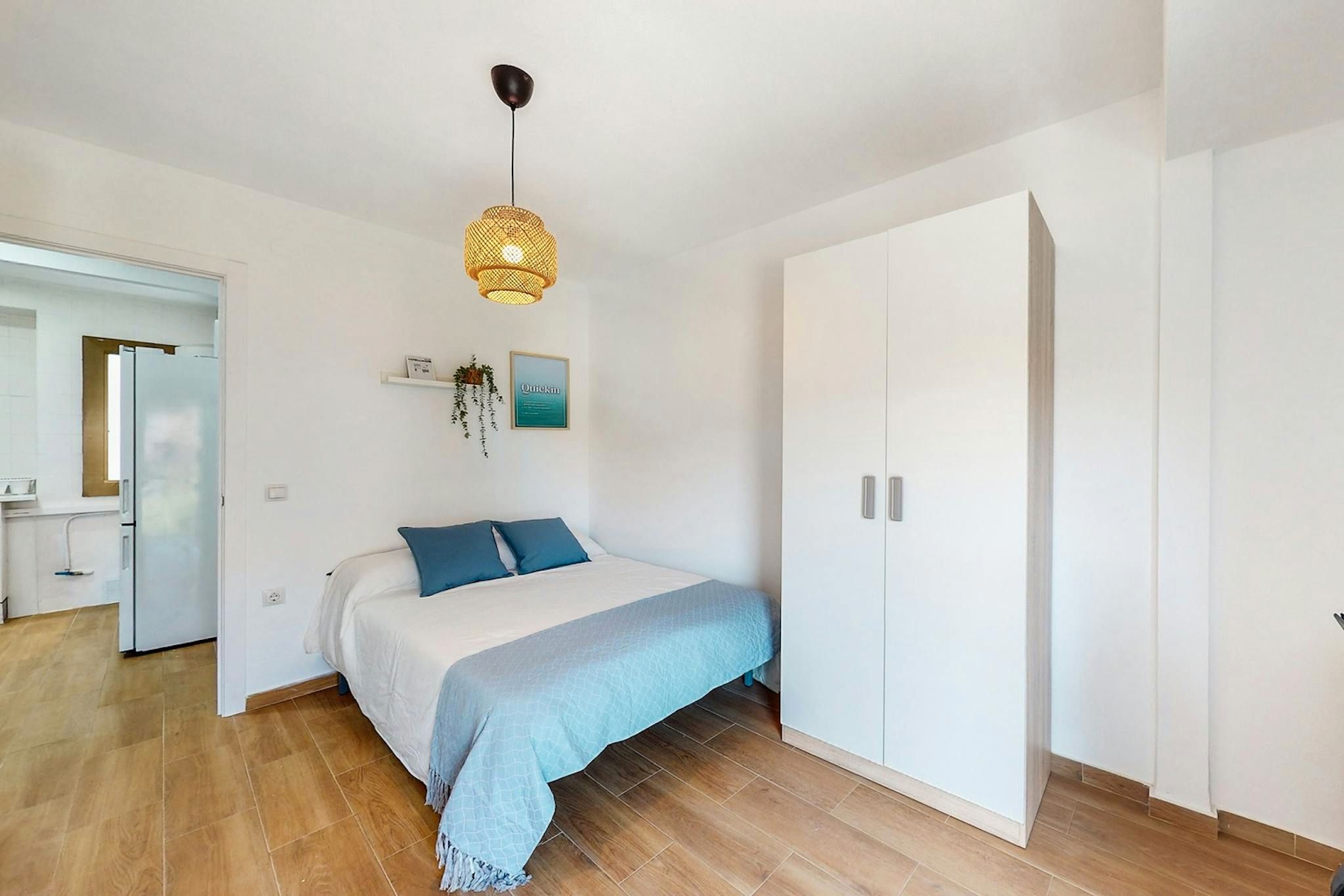 Bedroom of Flat to share in  Valencia Capital  with Furnished, Washing machine and TV