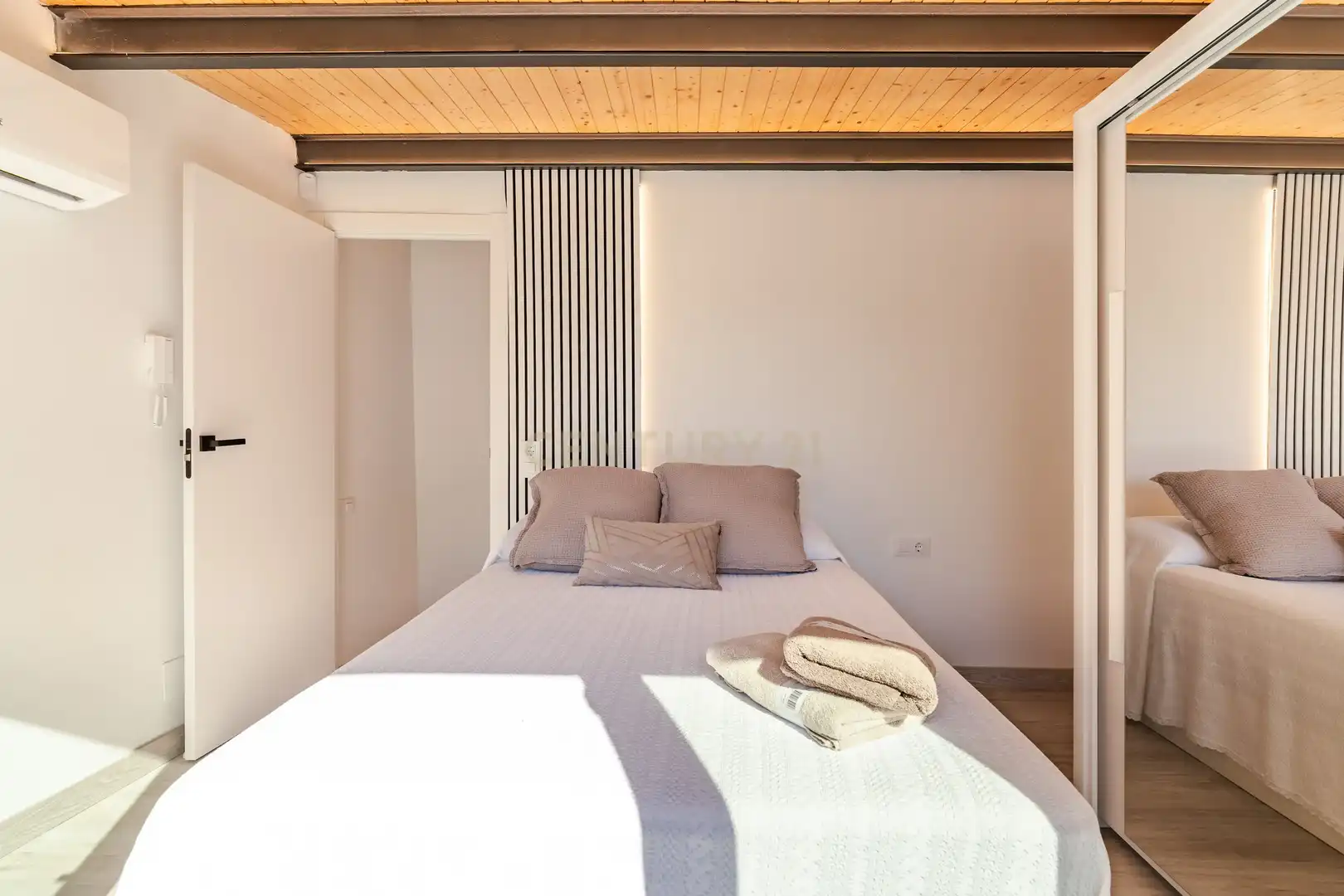Habitación de Casa o chalet en venta en Vilanova i la Geltrú con Aire acondicionado y Alarma