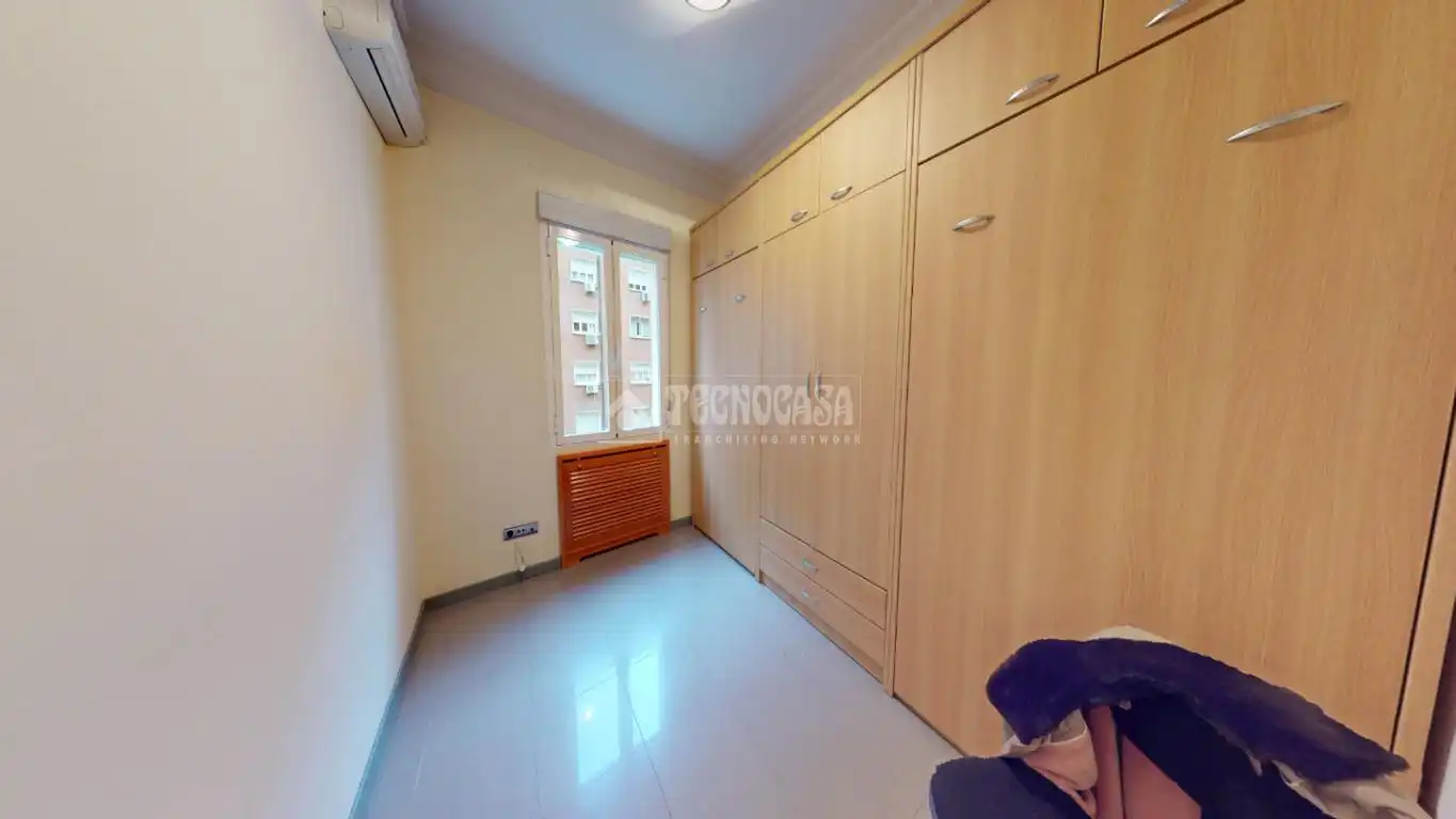 Habitación de Piso en venta en Madrid con Aire acondicionado y Calefacción