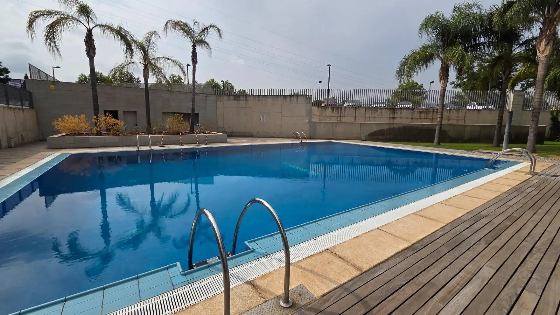 Schwimmbecken von Loft zur Miete in Valencia mit Klimaanlage, Heizung und Möbliert