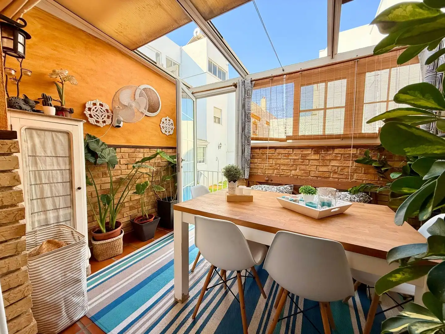 Terrace of Detached homes for sale in Roquetas de Mar  with Air Conditioner, Balcony and Community pool