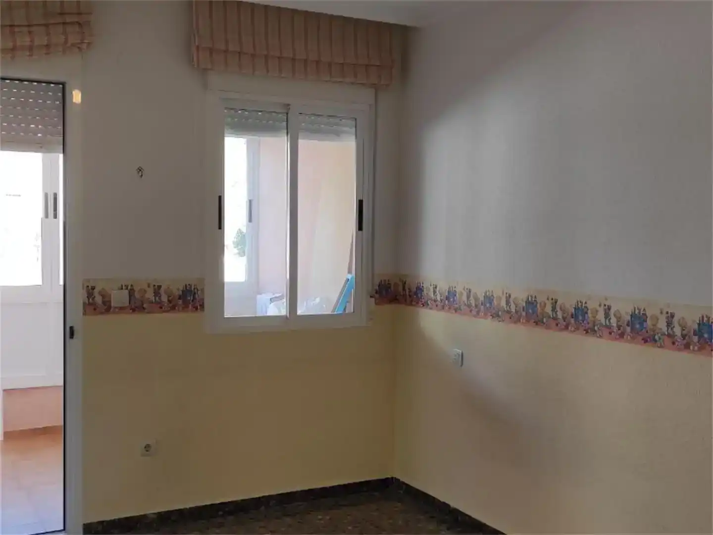 Habitación de Dúplex en venta en Hellín con Aire acondicionado, Horno y Balcón