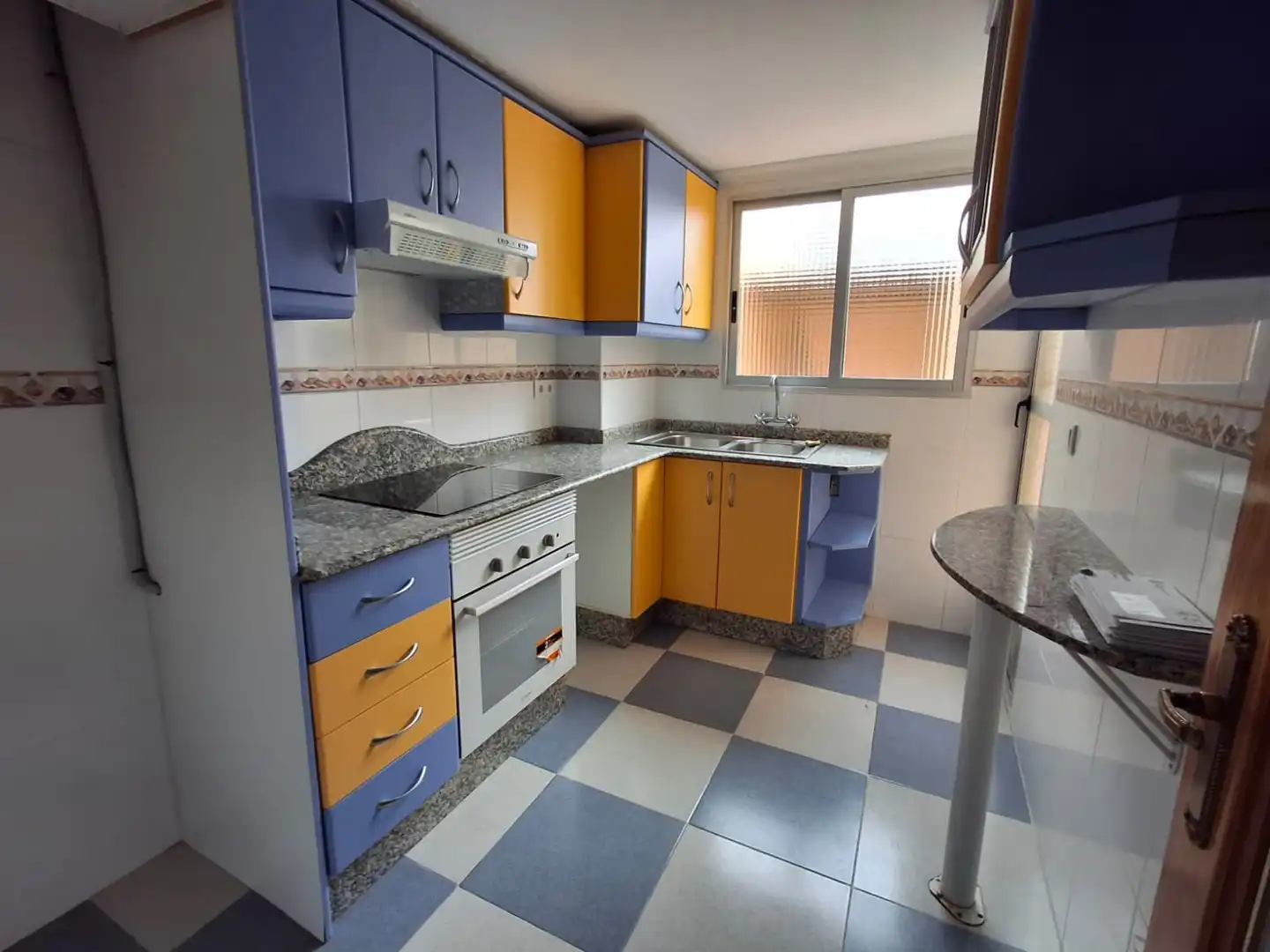 Kitchen of Flat for sale in Paiporta  with Terrace and Balcony