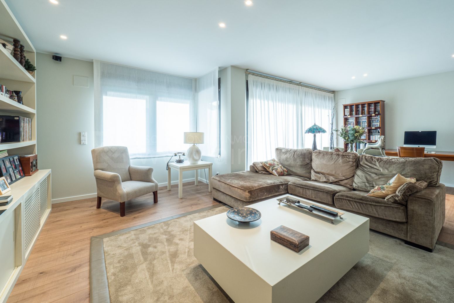 Living room of House or chalet for sale in Lardero  with Heating, Private garden and Parquet flooring