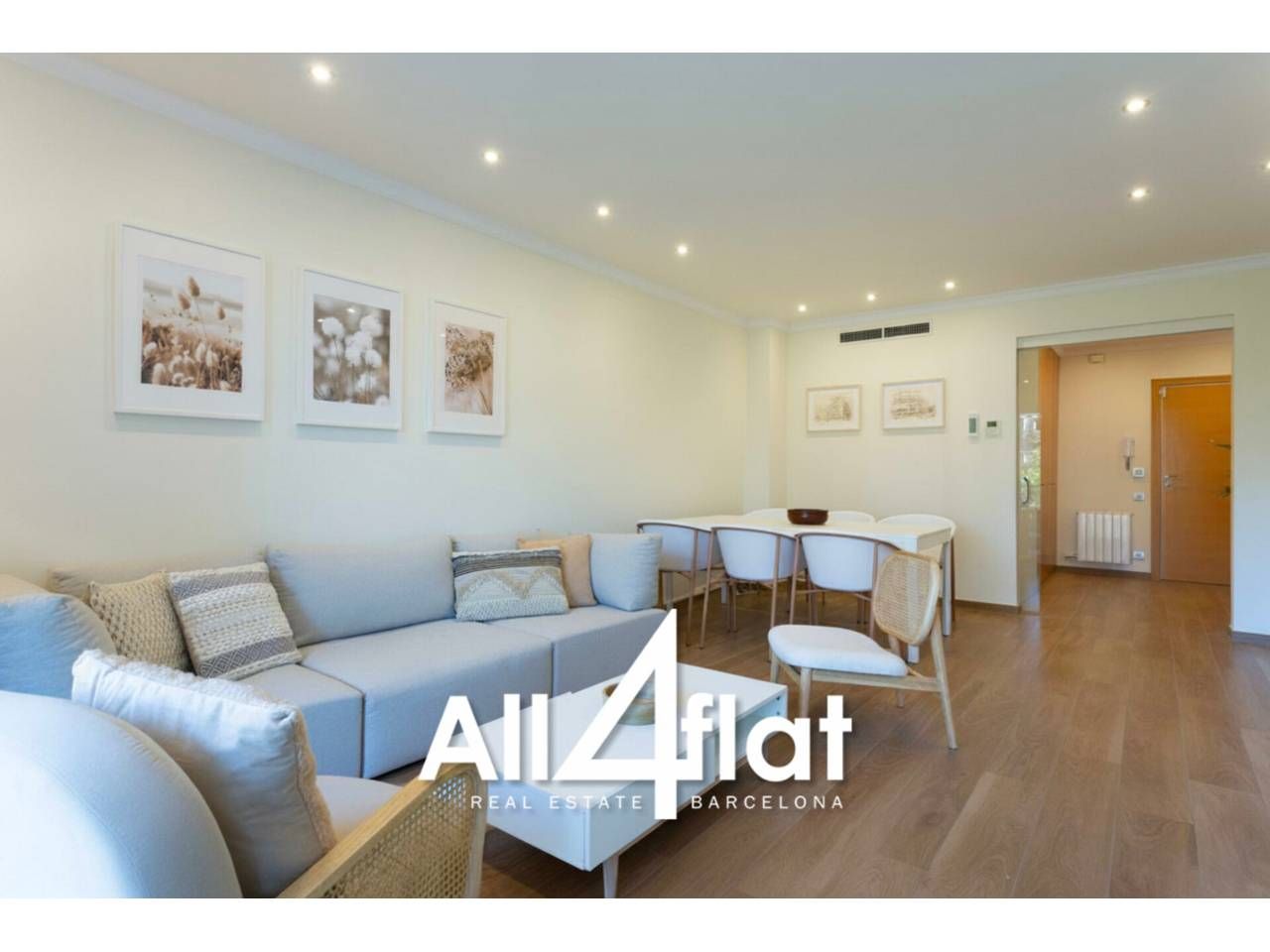 Menjador de Pis de lloguer en  Barcelona Capital amb Aire condicionat, Parquet i Terrassa
