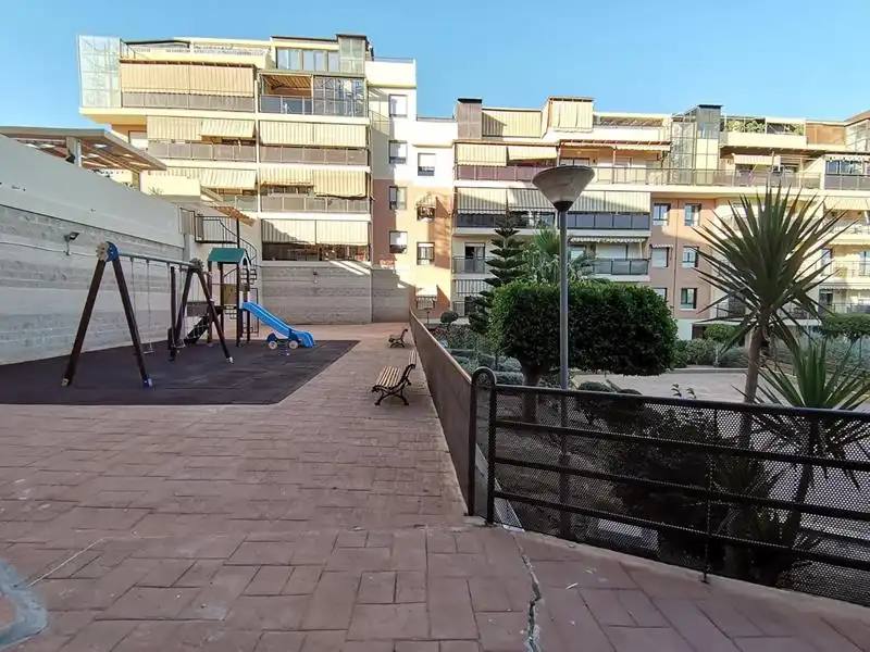 Terrassa de Àtic de lloguer en Málaga amb Jardí privat, Terrassa i Moblat
