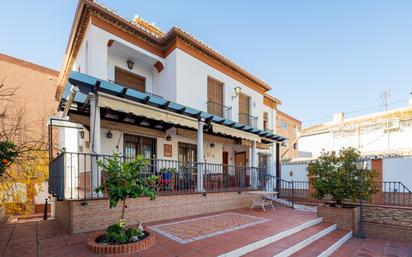 Exterior view of House or chalet for sale in  Granada Capital  with Air Conditioner, Heating and Private garden