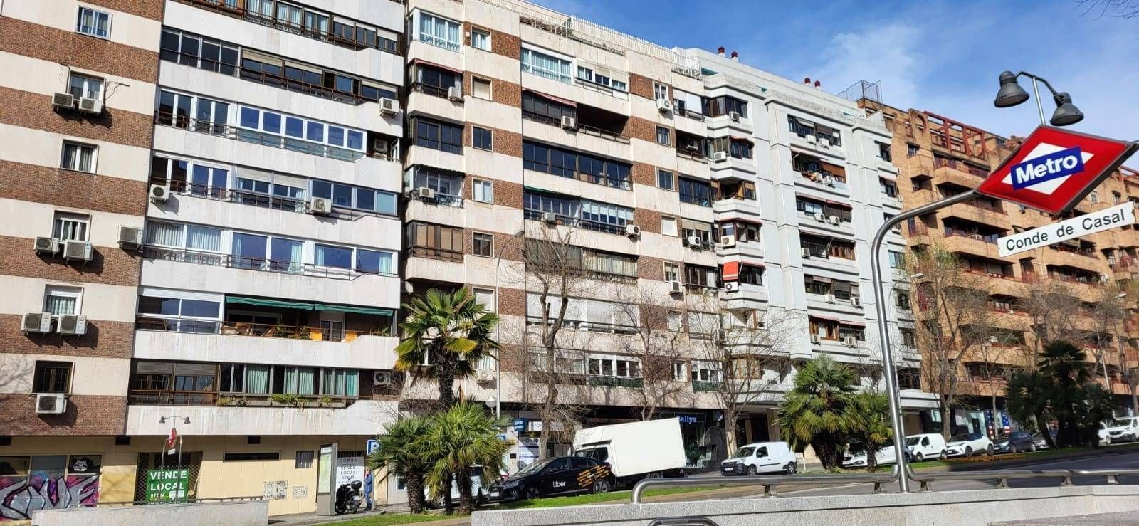 Exterior view of Attic for sale in  Madrid Capital  with Air Conditioner and Heating
