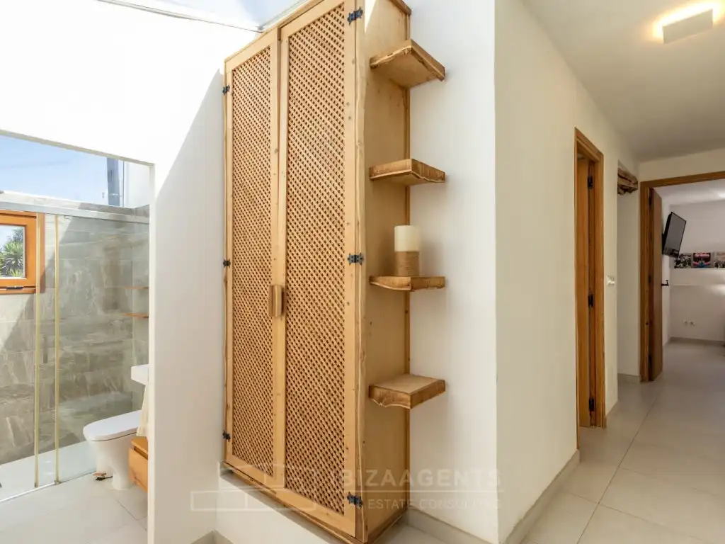 Bedroom of Houses for sale in Santa Eulària des Riu  with Air Conditioner, Terrace and TV