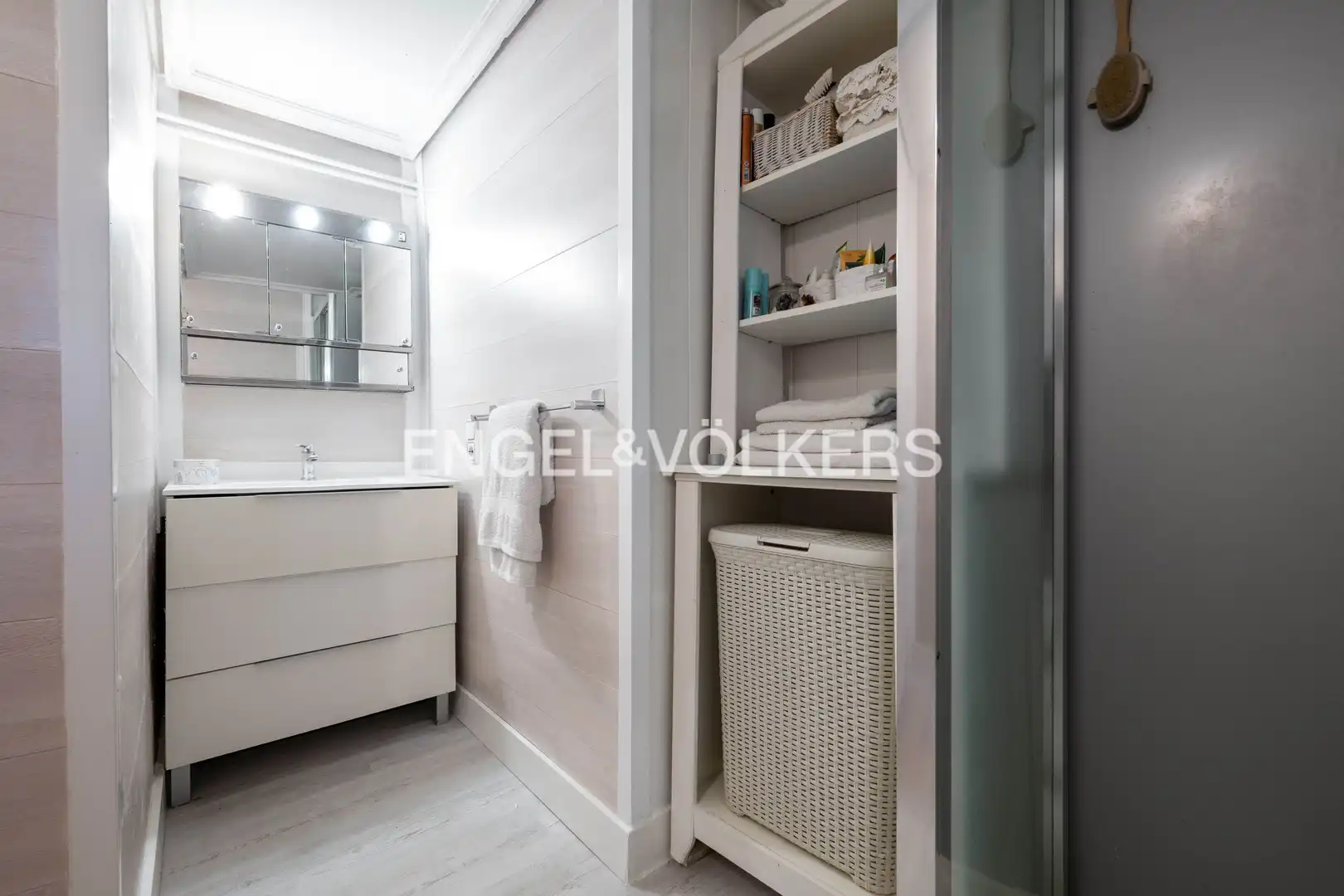 Bany de Casa o xalet en venda en Donostia - San Sebastián  amb Calefacció, Jardí privat i Terrassa