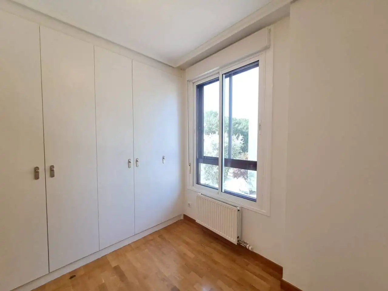 Schlafzimmer von Wohnung zur Miete in Burgos mit Heizung, Parkett und Terrasse