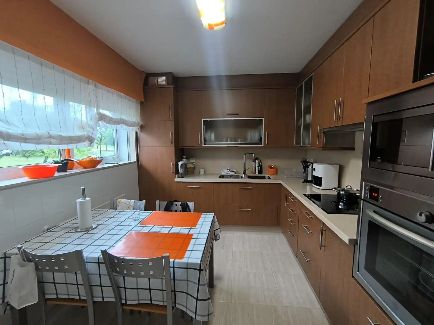 Küche von Einfamilien-Reihenhaus zum Verkauf in Santiago de Compostela  mit Heizung, Privatgarten und Terrasse