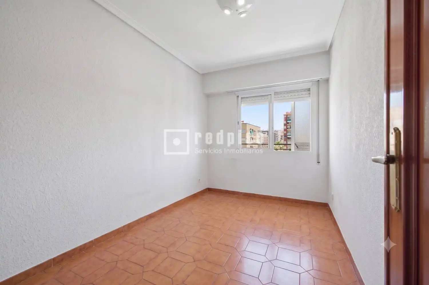 Habitación de Piso en venta en Valencia con Calefacción, Terraza y Amueblado