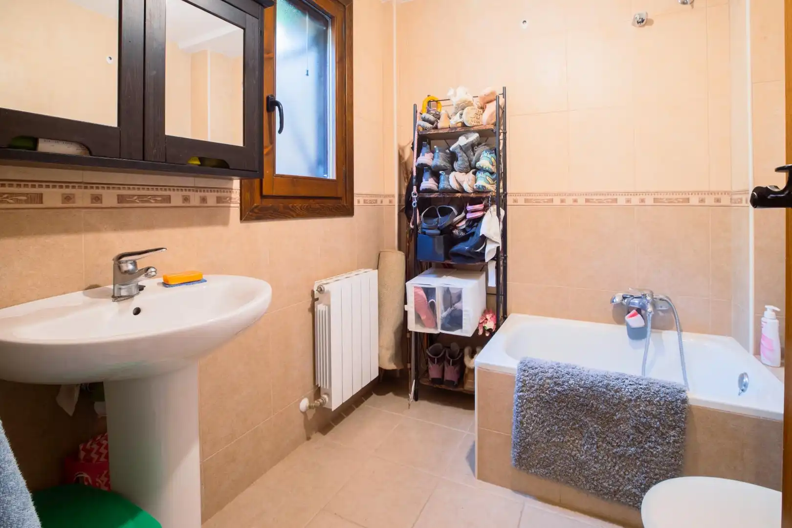 Baño de Casa adosada en venta en Biescas con Calefacción, Jardín privado y Amueblado
