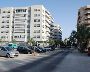 Vista exterior de Casa o xalet en venda en Elche / Elx amb Aire condicionat, Terrassa i Balcó