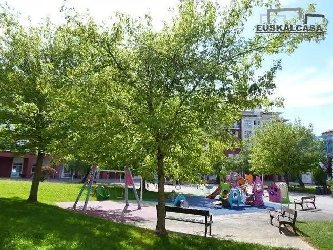 Vista exterior de Pis en venda en Bilbao  amb Calefacció, Terrassa i Traster