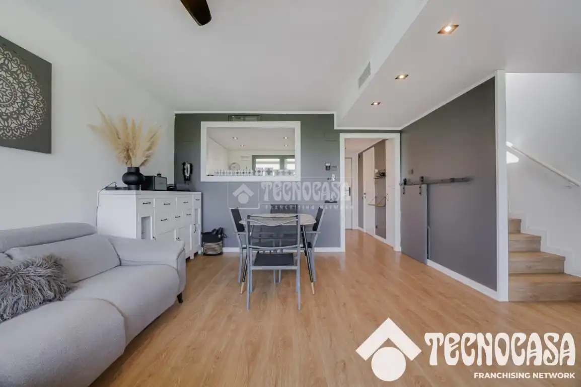 Sala de estar de Piso en venta en Viladecans con Terraza, Trastero y Amueblado