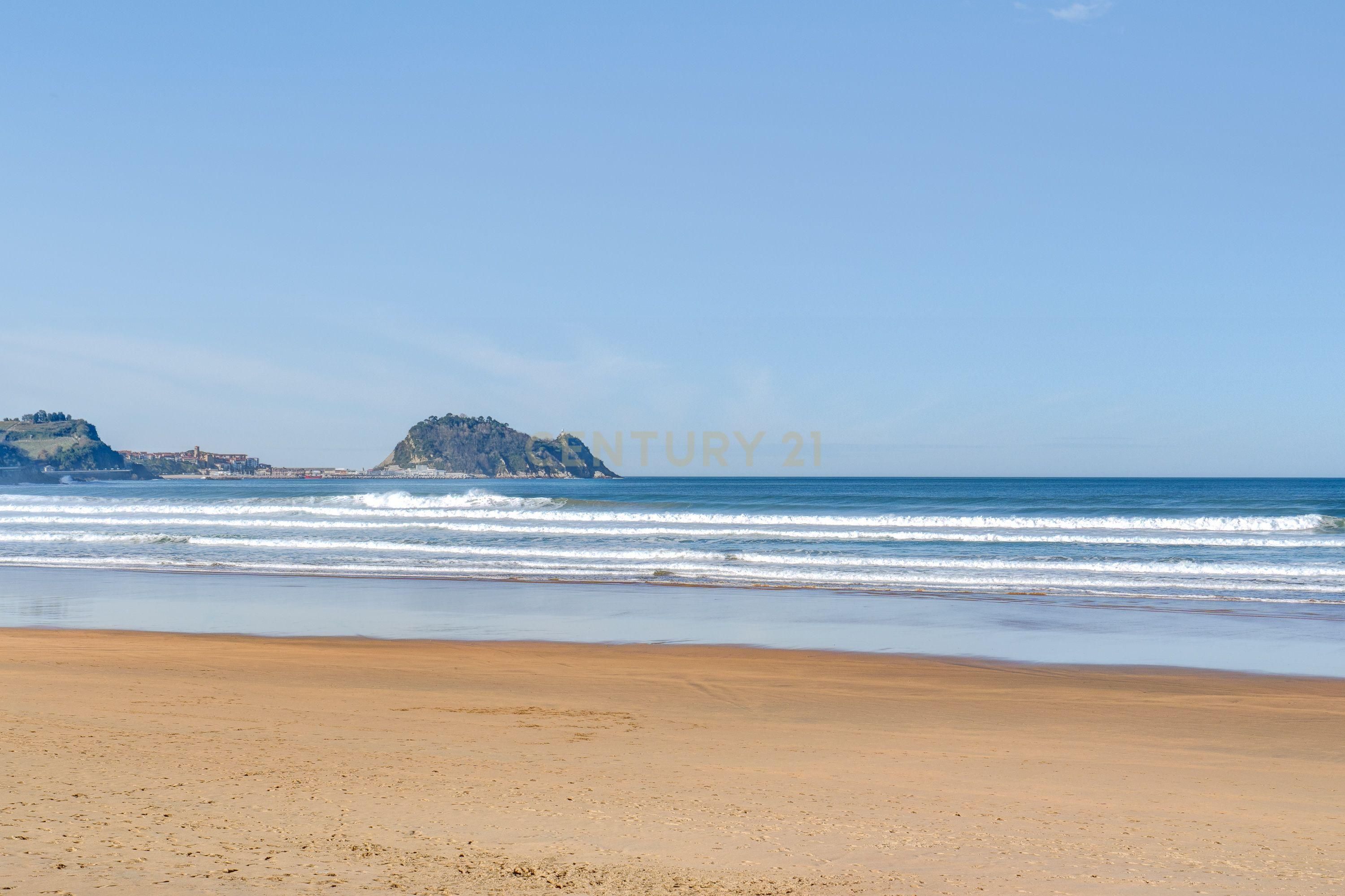 Vista exterior de Dúplex en venda en Zarautz amb Balcó