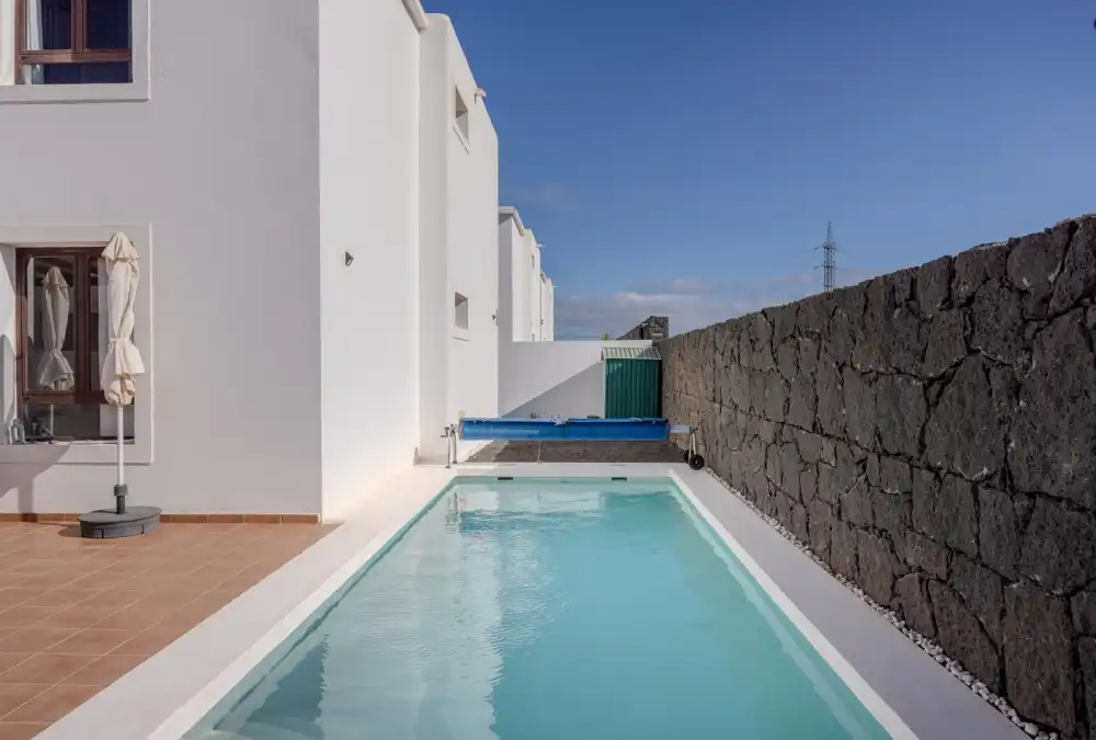 Piscina de Casa o chalet en venta en Yaiza con Terraza, Balcón y Internet