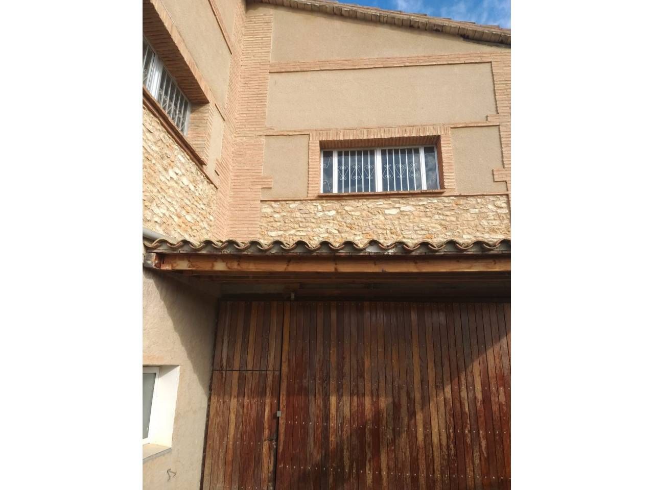 Vista exterior de Edifici en venda en Lascellas-Ponzano