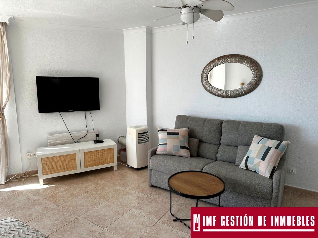 Sala de estar de Estudio en venta en Torrox con Terraza, Amueblado y Piscina comunitaria