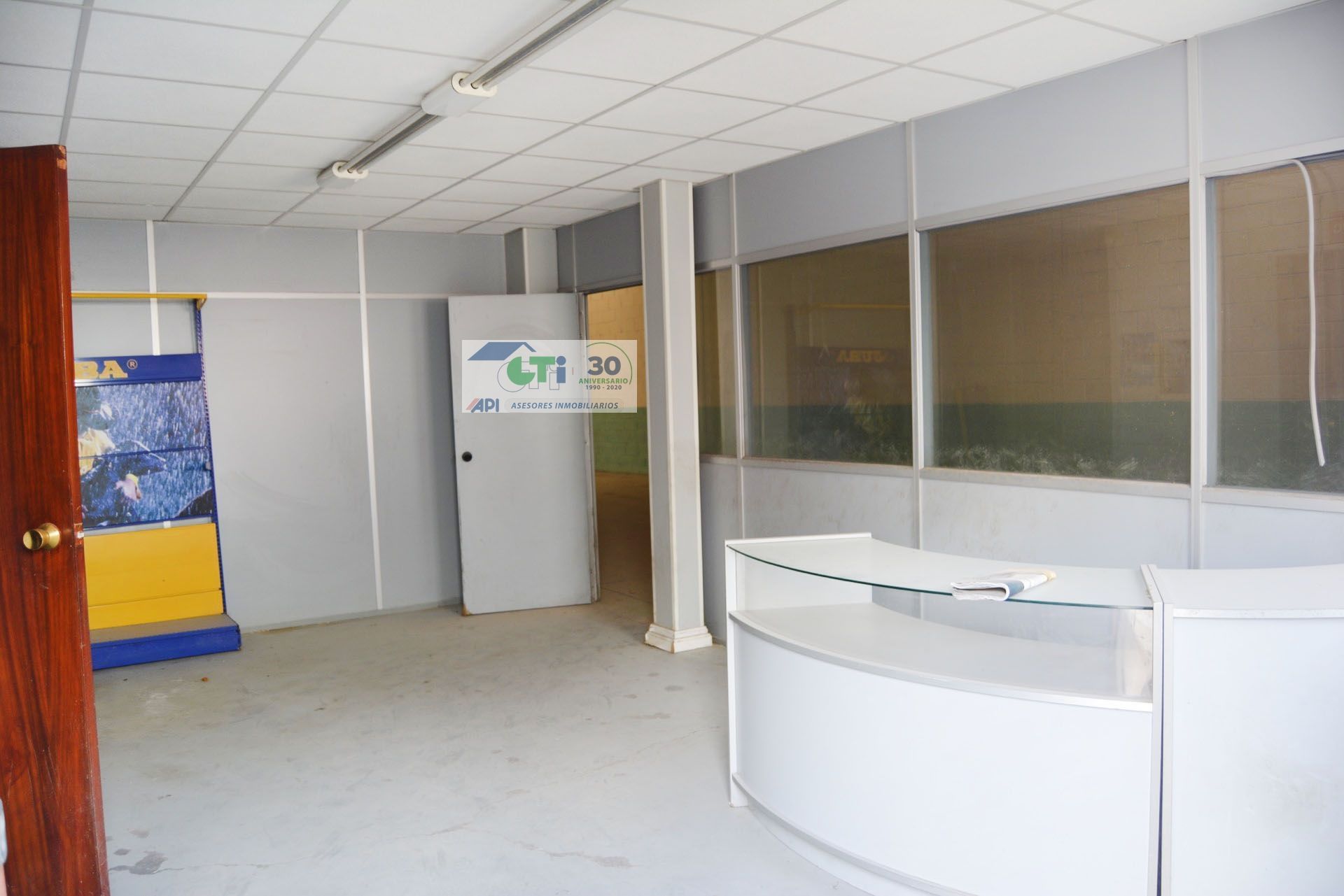 Nave industrial en venta en La Puebla de Alfindén