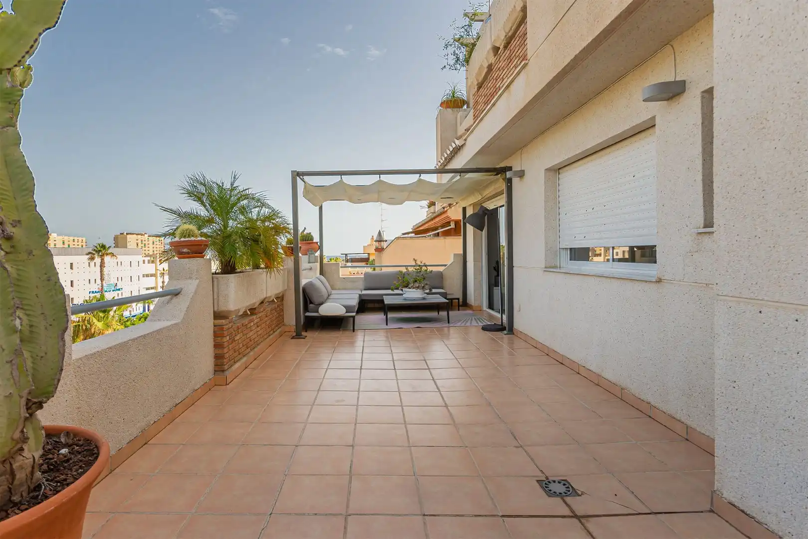 Terraza de Ático de alquiler en Almuñécar con Aire acondicionado, Terraza y Amueblado