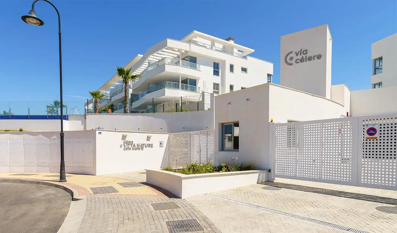 Ático con piscina en venta en El Faro de Calaburra - Chaparral, imagen 10