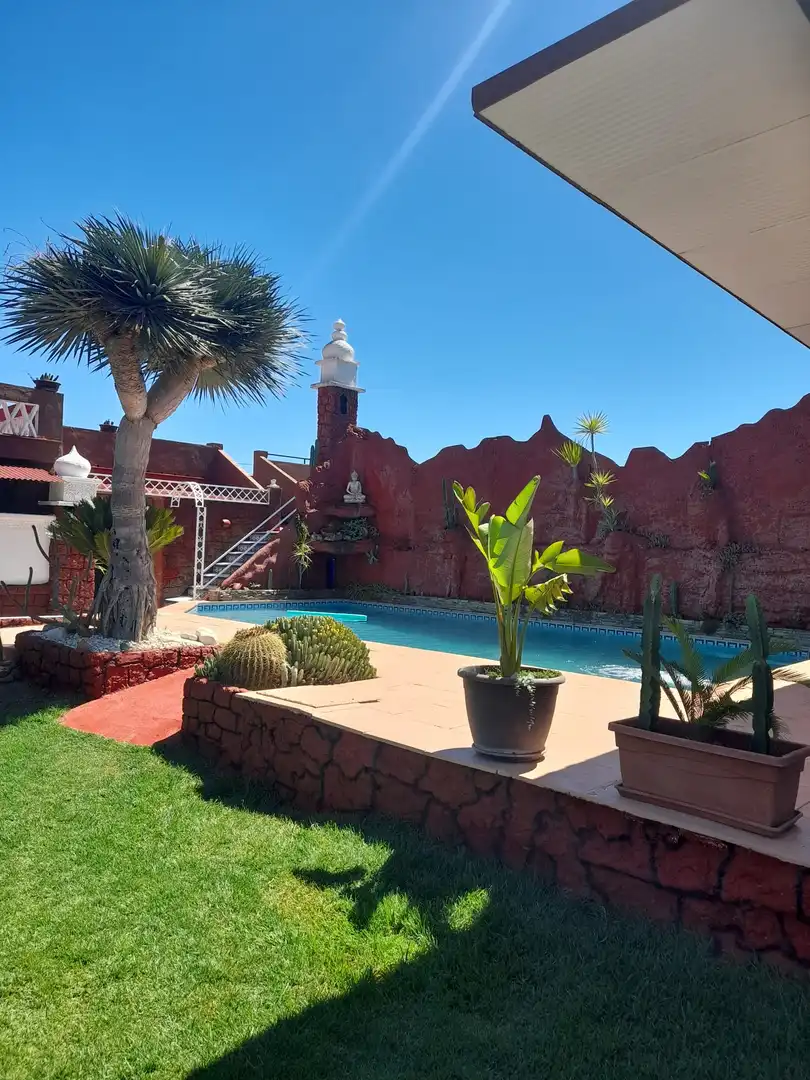 Piscina de Casa o chalet en venta en Brenes con Aire acondicionado, Jardín privado y Piscina