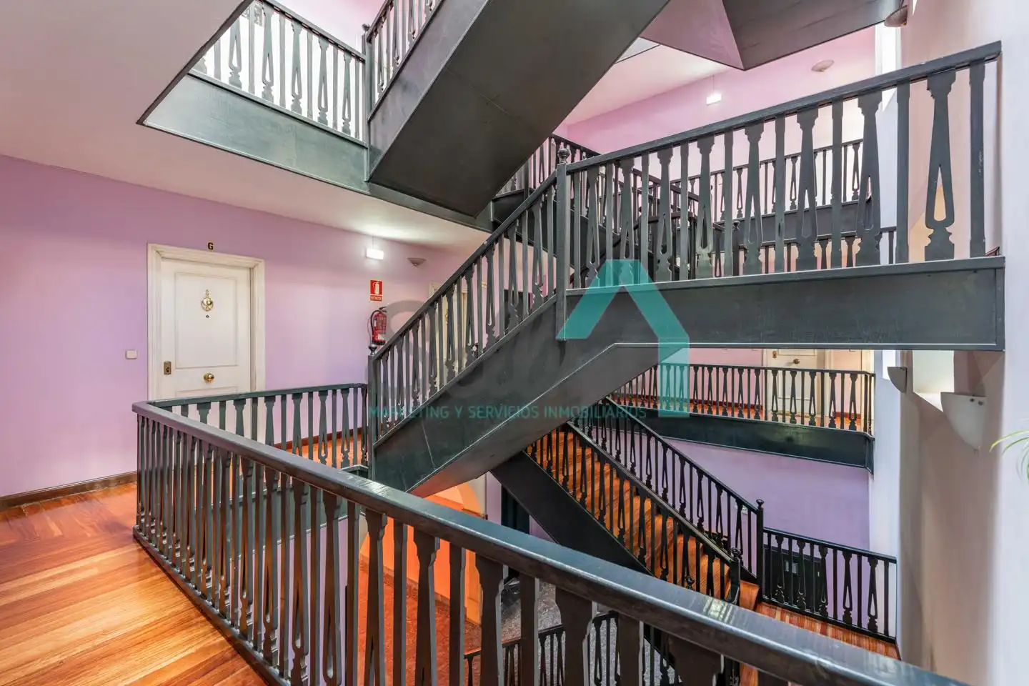 Study for rent in Oviedo   with Heating, Parquet flooring and Furnished