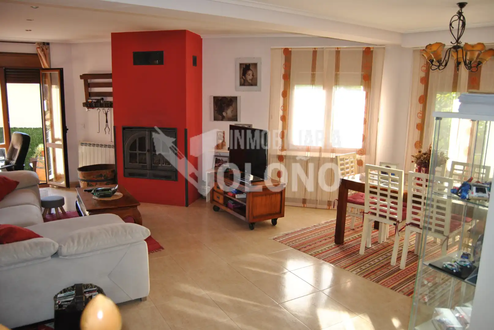 Sala d'estar de Casa adosada en venda en Leza amb Calefacció, Jardí privat i Parquet
