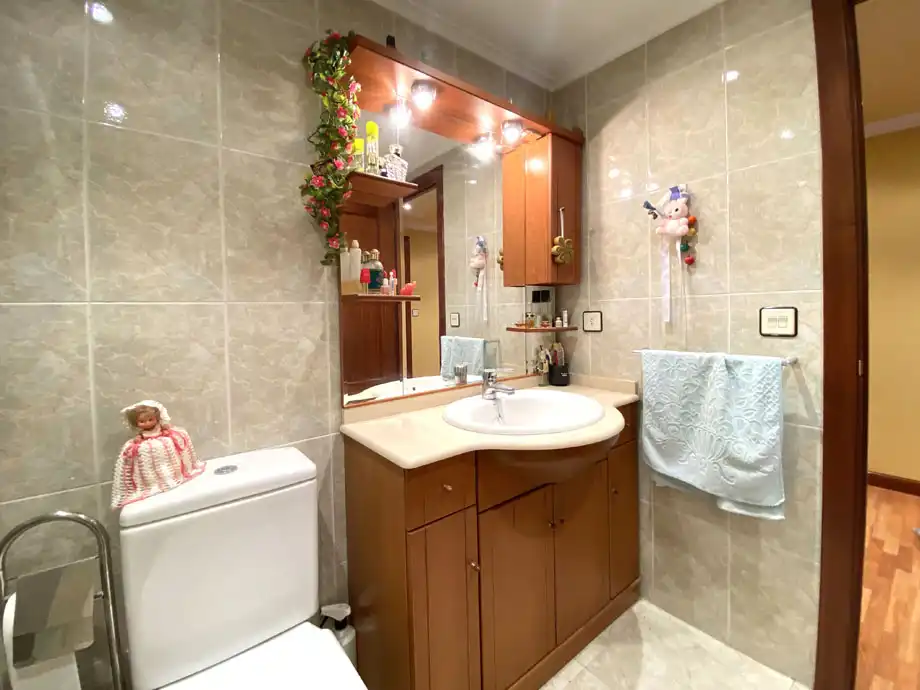 Baño de Piso en venta en Vitoria - Gasteiz con Calefacción, Parquet y Terraza