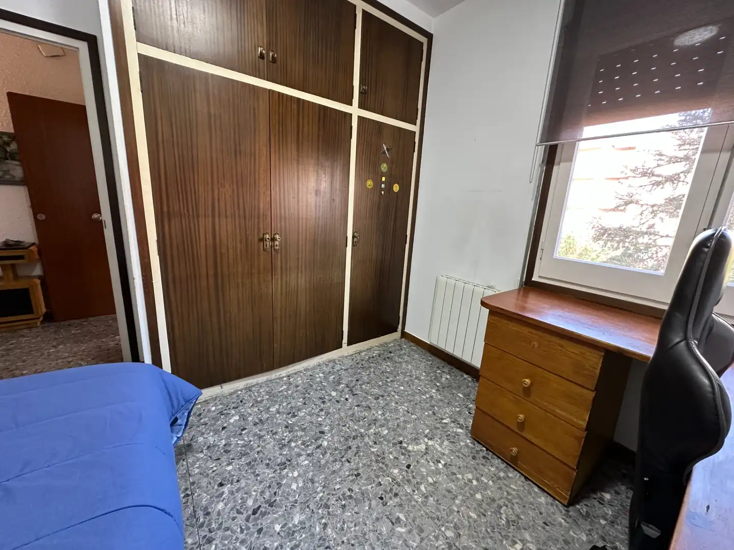 Schlafzimmer von Einfamilien-Reihenhaus zum Verkauf in Pallejà mit Klimaanlage, Heizung und Privatgarten
